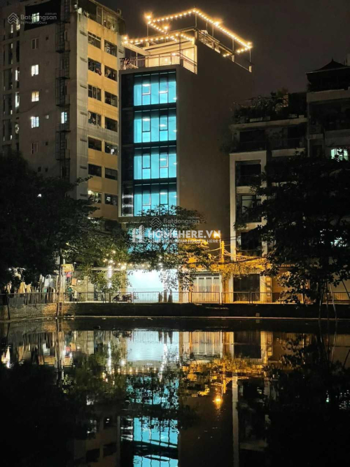 Tòa nhà văn phòng 4 mặt thoáng, view hồ phố Cự Lộc, 100 m2 xây 8 tầng,